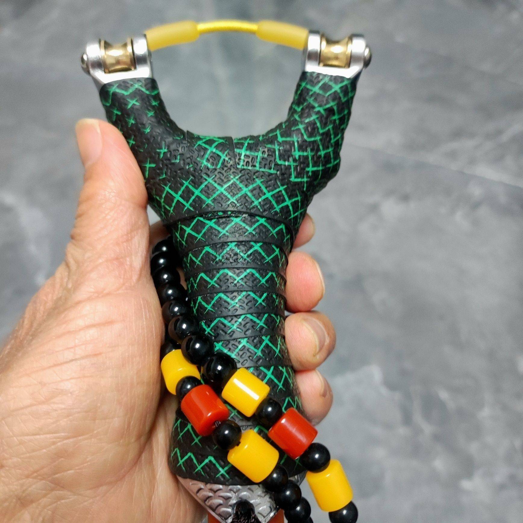 Slipper bows have a missing handline